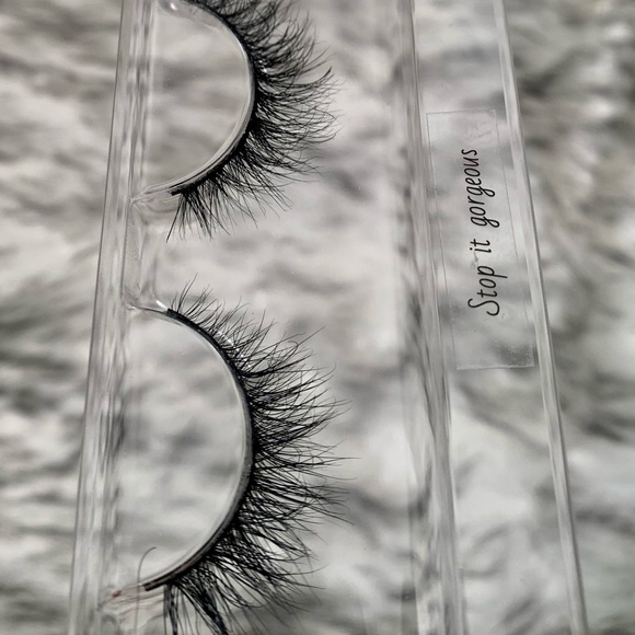 “Stop It Gorgeous” || Lashful Lengths Luxury Mink Eyelashes - Picture 4 of 7